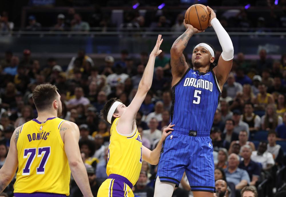 诺伊尔由于 诺伊尔由于