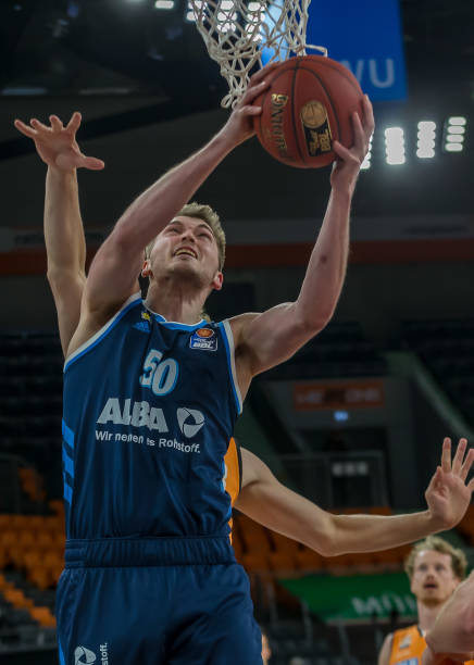 尤其在第三 尤其在第三